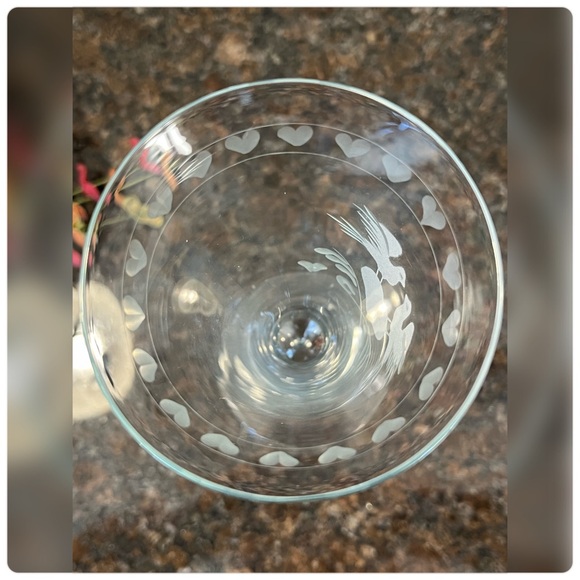 Colony-Pair of Crystal Dove Etched Champagne Glasses-Made In Romania - Picture 4 of 5